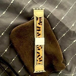 Very Pretty Apple Band for Series 4-7.  Bought 2 by mistake